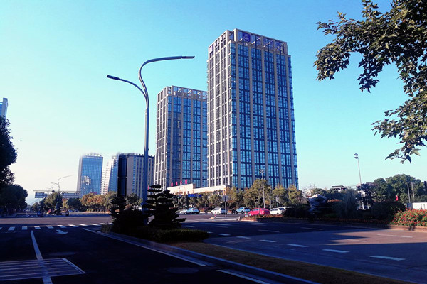 樓宇智能化專業(yè)化、系統(tǒng)化、節(jié)能化特點！(圖1)